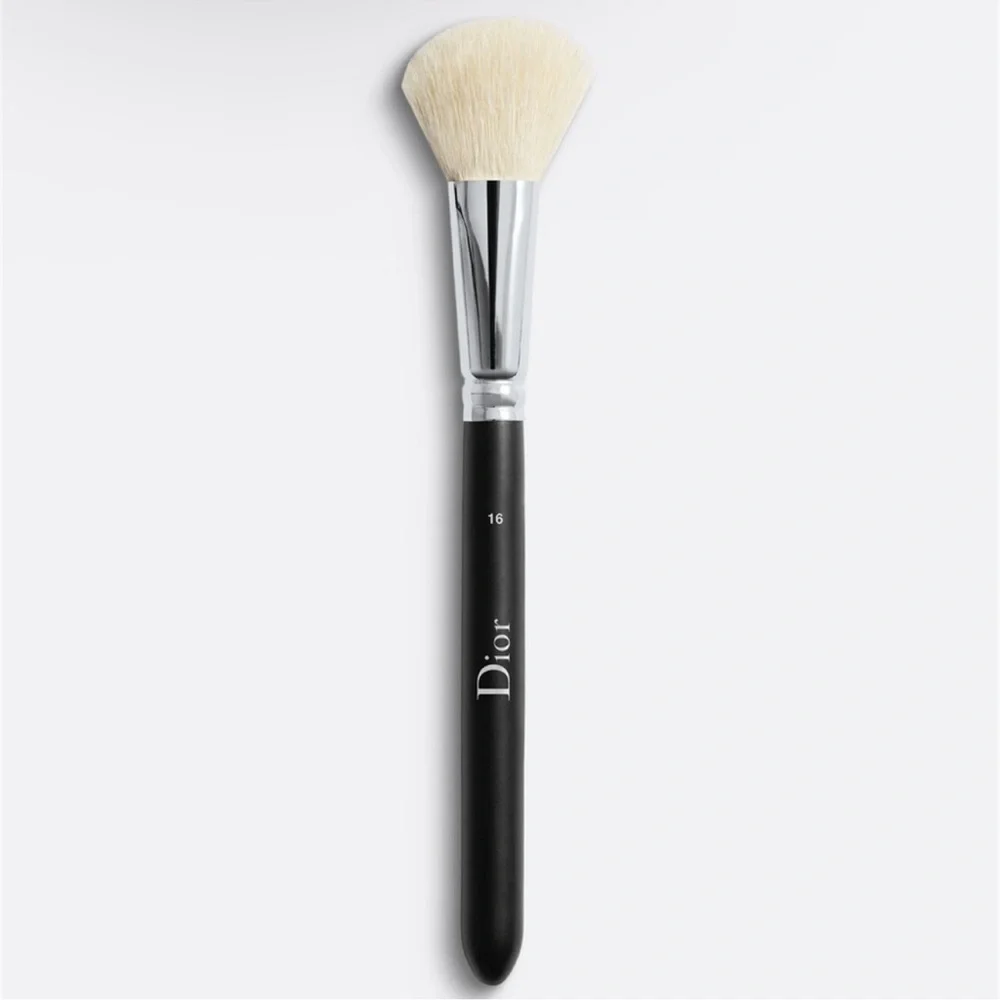 Dior Backstage 3pc Makeup Brush Set with White Case (Limited Edition) - Picture 7 of 10